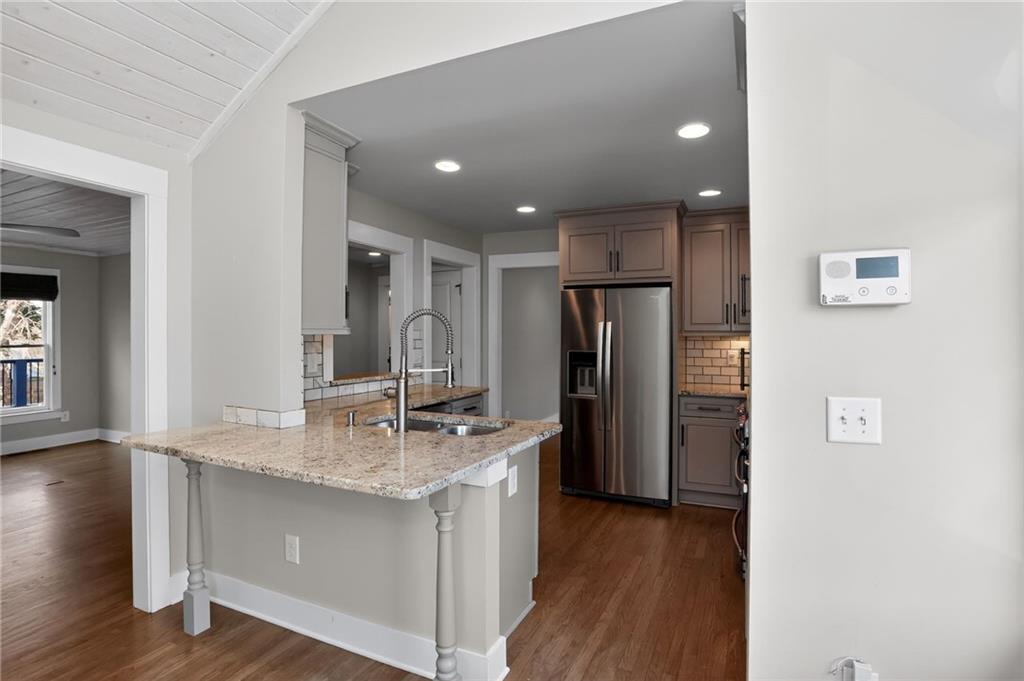 86 Woodstock Road Roswell, GA 30075 - Photo 16 of 27