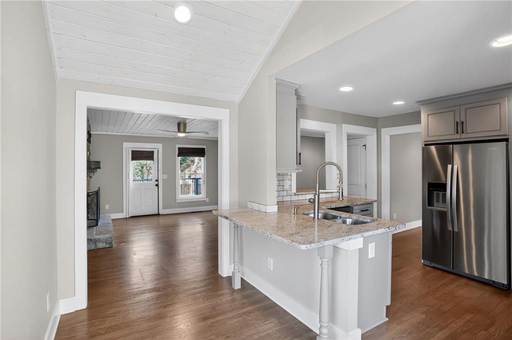 86 Woodstock Road Roswell, GA 30075 - Photo 17 of 27