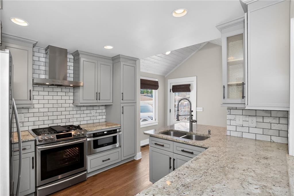 86 Woodstock Road Roswell, GA 30075 - Photo 19 of 27