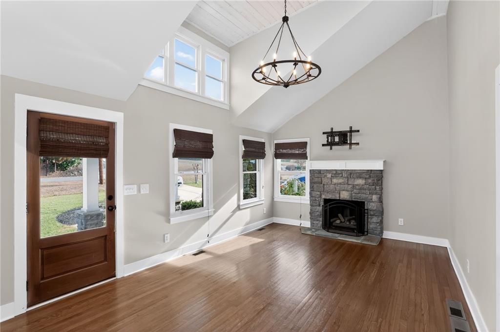 86 Woodstock Road Roswell, GA 30075 - Photo 7 of 27