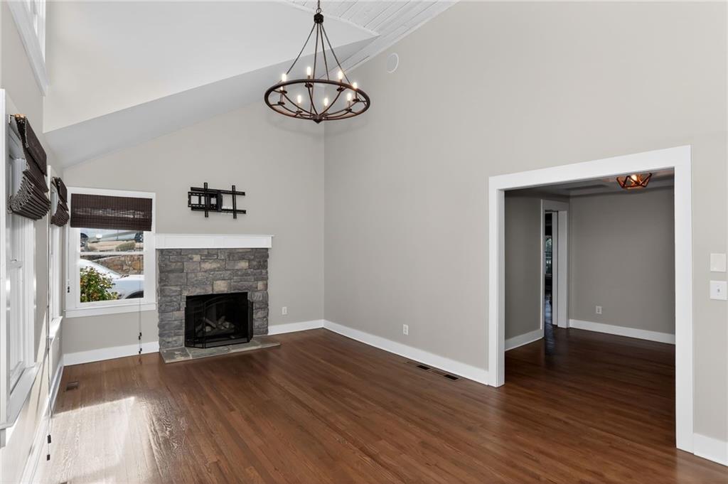 86 Woodstock Road Roswell, GA 30075 - Photo 9 of 27