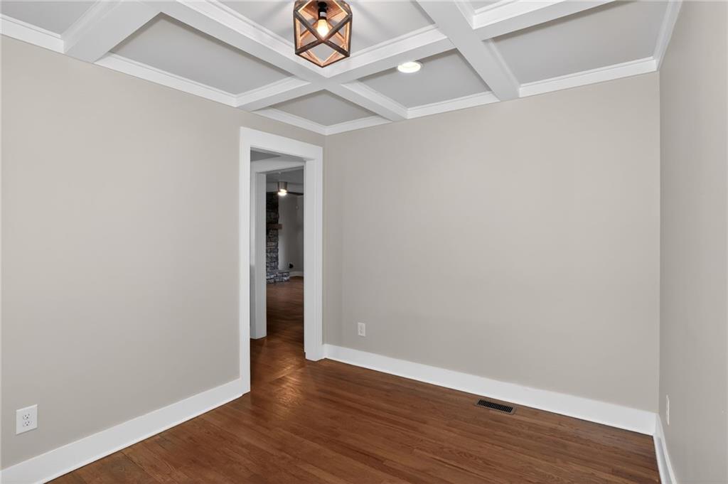 86 Woodstock Road Roswell, GA 30075 - Photo 10 of 27