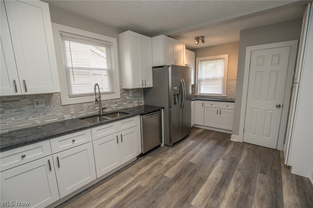 3857 Montevista Road Cleveland, OH 44121 - Photo 10 of 35