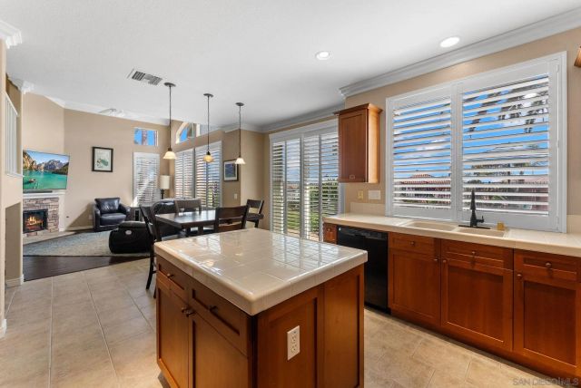 $1,625,000 | 6438 Agate Way, Carlsbad, CA 92011