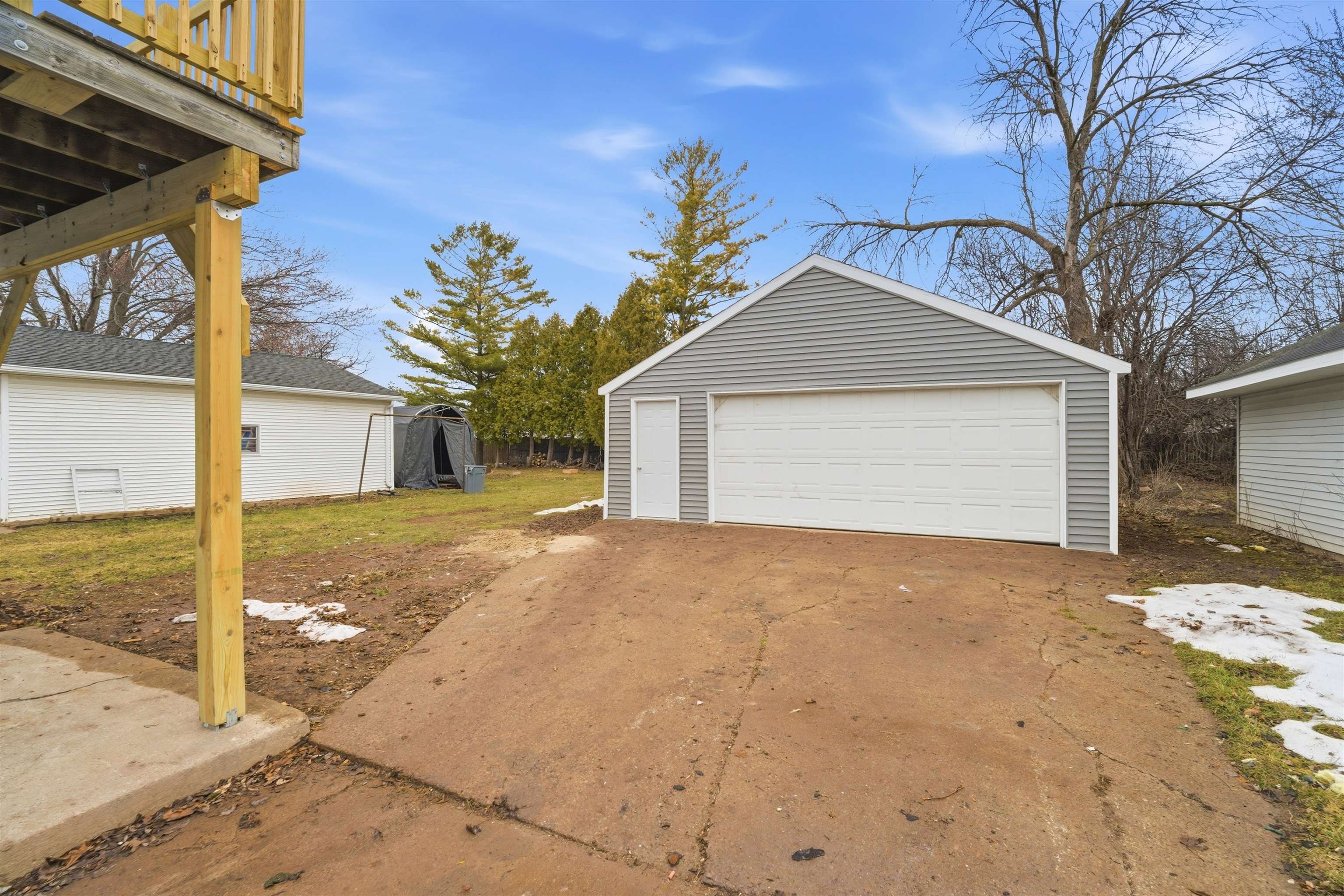 831 Martin Street Menasha, WI 54952 - Photo 25 of 29