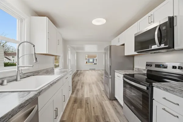 $279,900 | 831 Martin Street, Menasha, WI 54952