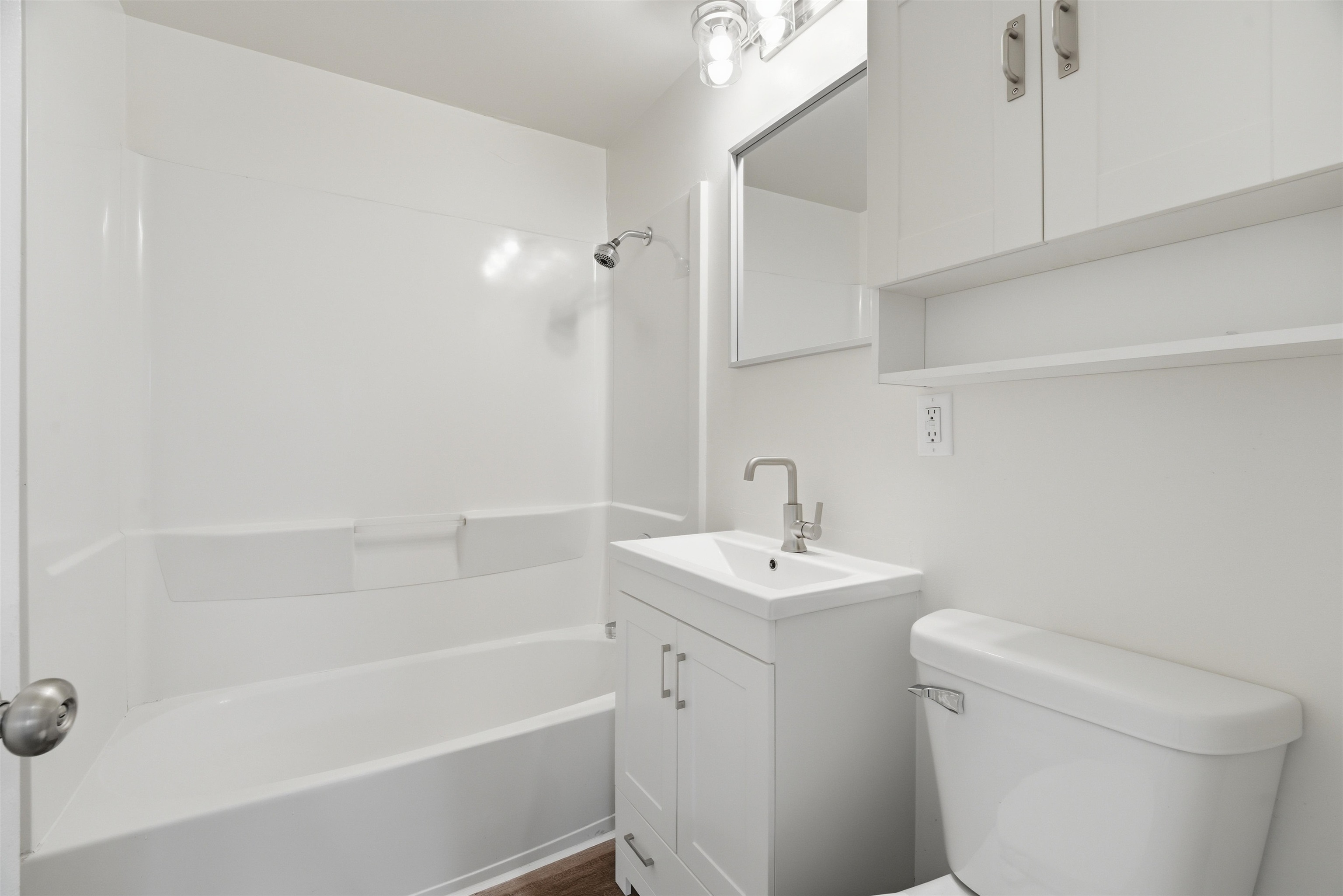 831 Martin Street Menasha, WI 54952 - Photo 9 of 29