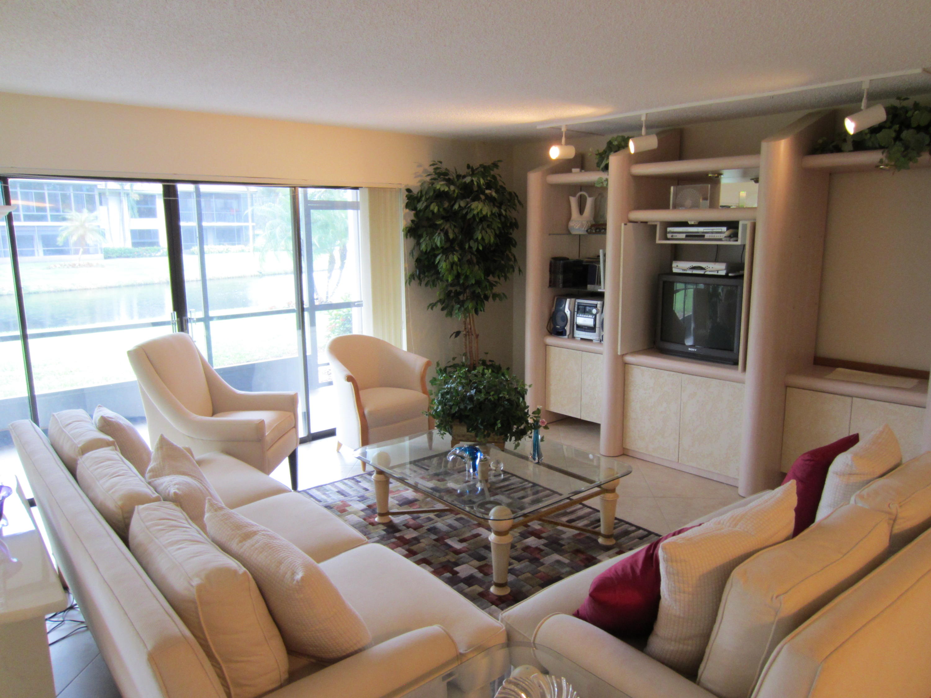 7783 Lakeside Boulevard, Unit G703 Boca Raton, FL 33434 - Photo 5 of 33 IMG_2255