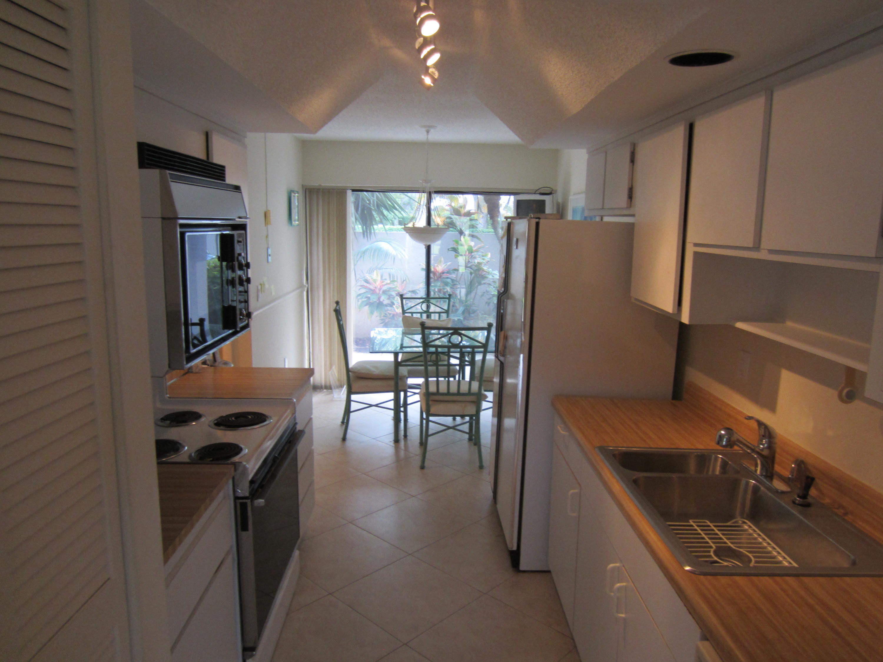 7783 Lakeside Boulevard, Unit G703 Boca Raton, FL 33434 - Photo 9 of 33 IMG_2244
