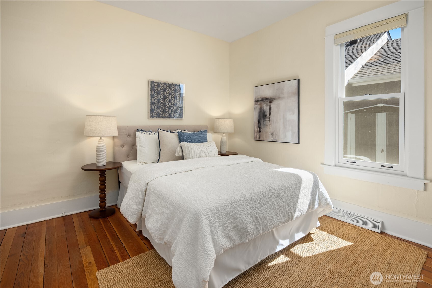 907 Northeast 72nd Street Seattle, WA 98115 - Photo 11 of 39