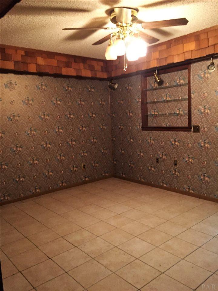 7468 Woodside Road Pensacola, FL 32526 - Photo 12 of 38 Gallery Image 12