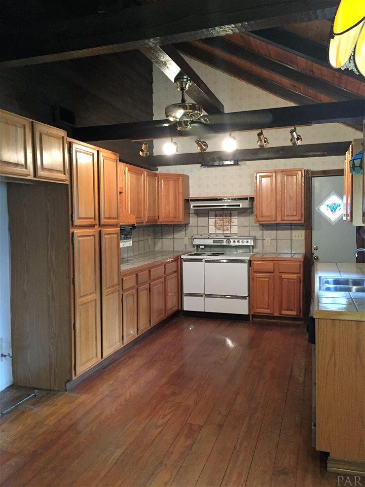 7468 Woodside Road Pensacola, FL 32526 - Photo 14 of 38 Gallery Image 14