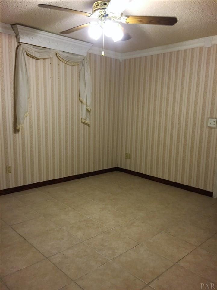 7468 Woodside Road Pensacola, FL 32526 - Photo 15 of 38 Gallery Image 15
