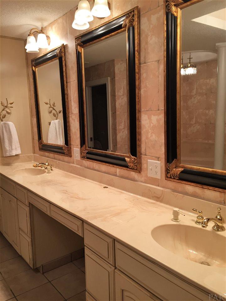 7468 Woodside Road Pensacola, FL 32526 - Photo 17 of 38 Gallery Image 17