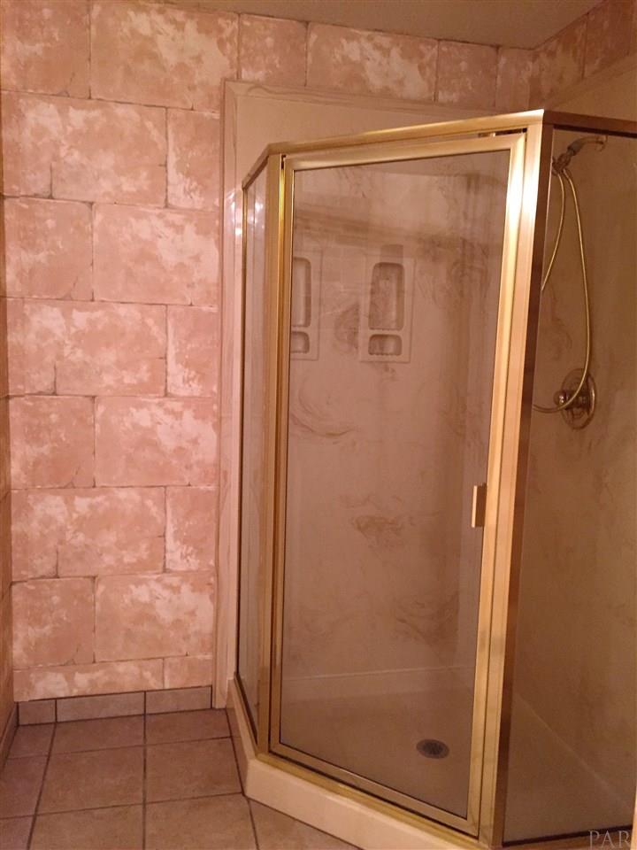 7468 Woodside Road Pensacola, FL 32526 - Photo 19 of 38 Gallery Image 19