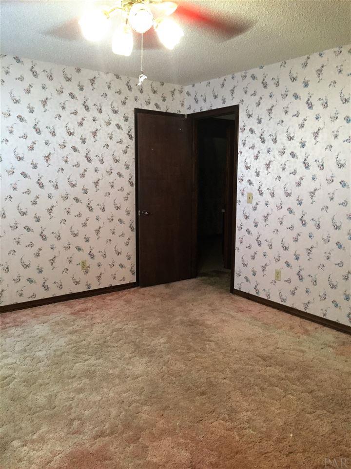 7468 Woodside Road Pensacola, FL 32526 - Photo 24 of 38 Gallery Image 24
