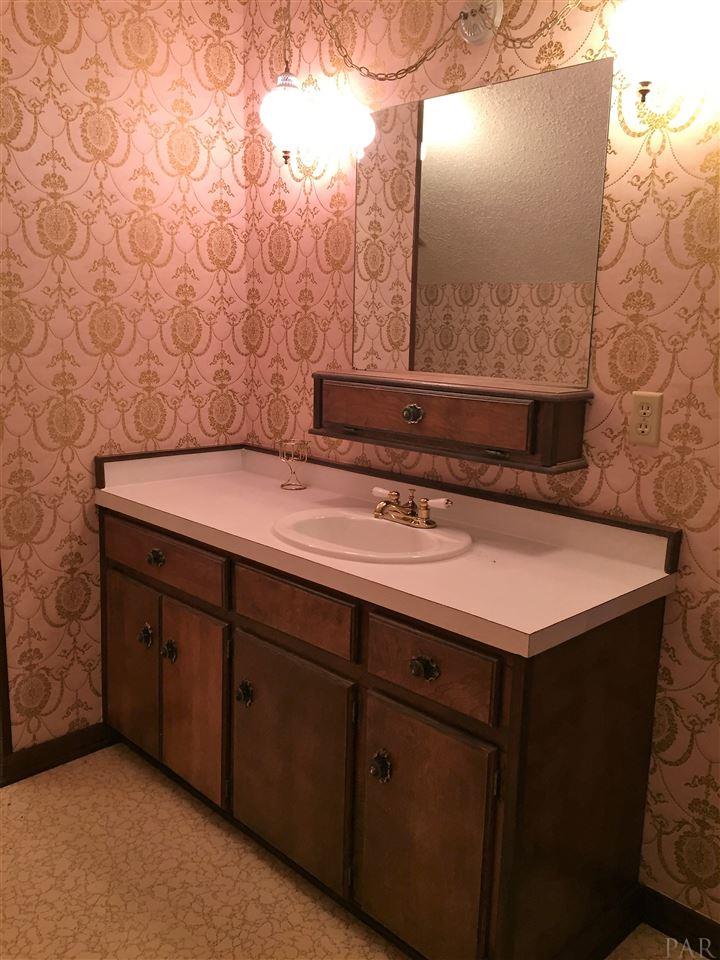 7468 Woodside Road Pensacola, FL 32526 - Photo 26 of 38 Gallery Image 26