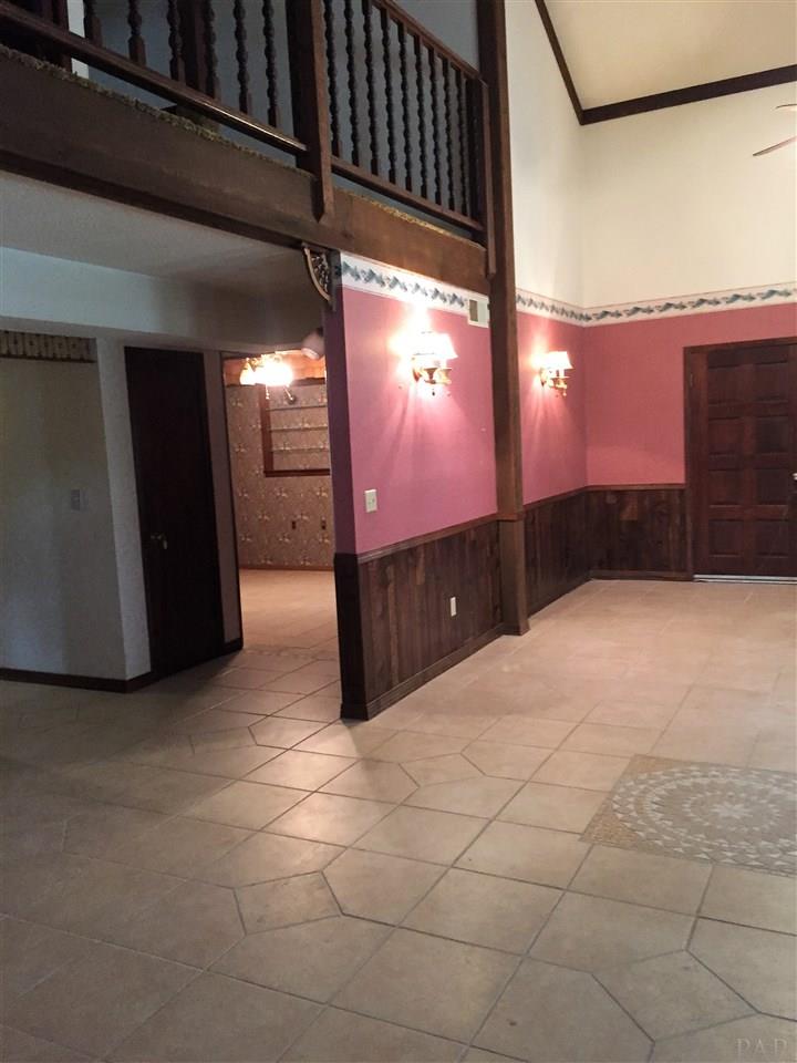 7468 Woodside Road Pensacola, FL 32526 - Photo 9 of 38 Gallery Image 9