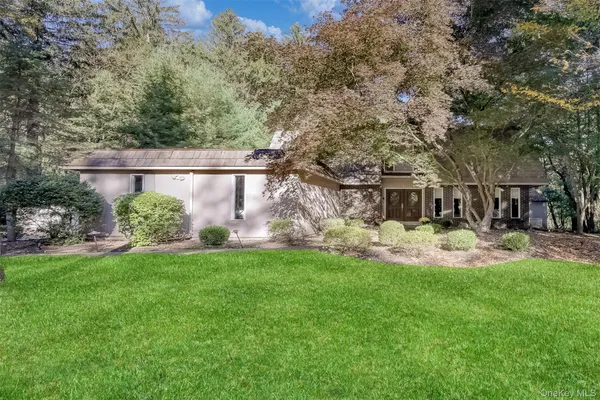 $1,049,000 | 8 Kings Gate Road, Suffern, NY 10901