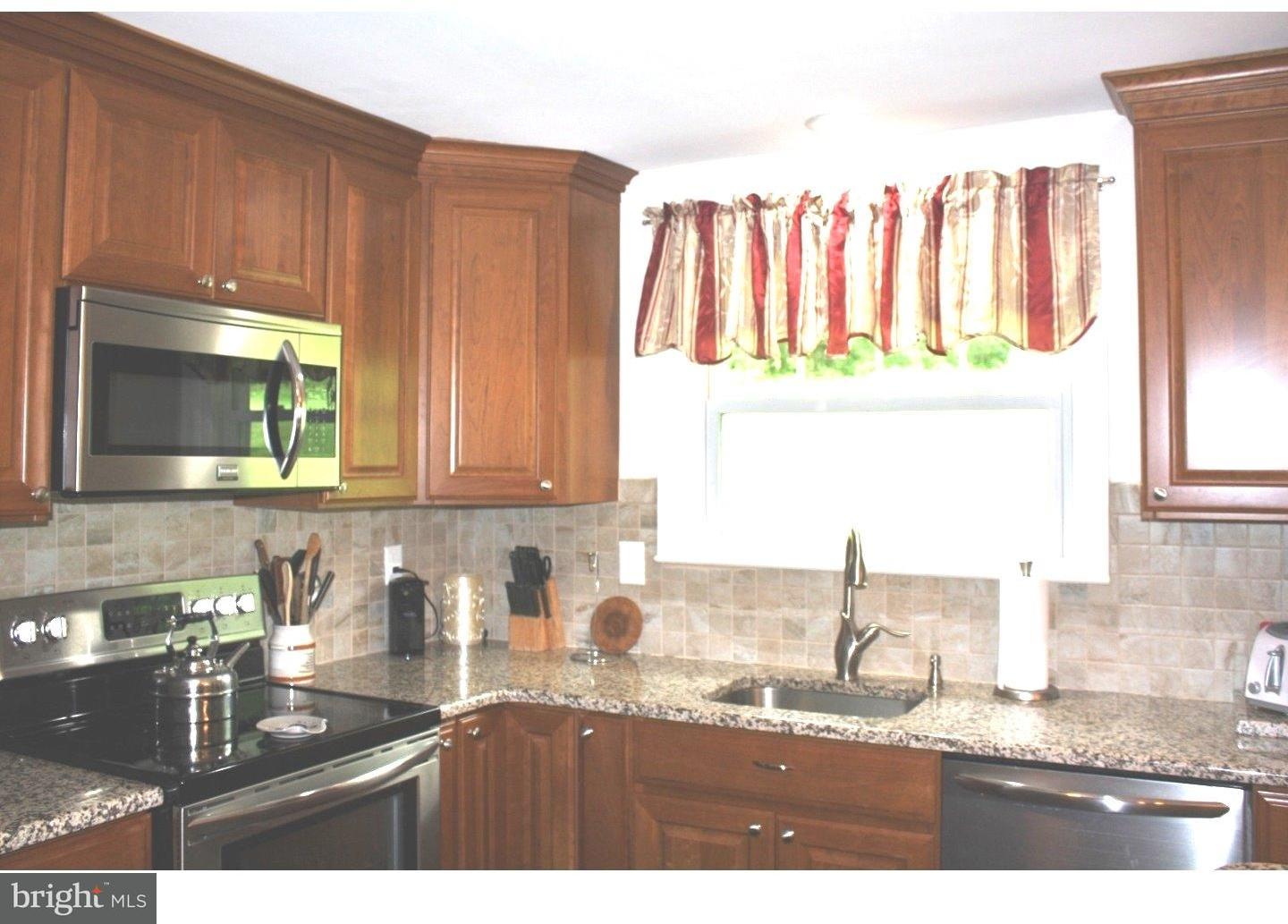 588 Bob White Road Wayne, PA 19087 - Photo 9 of 17 Kitchen