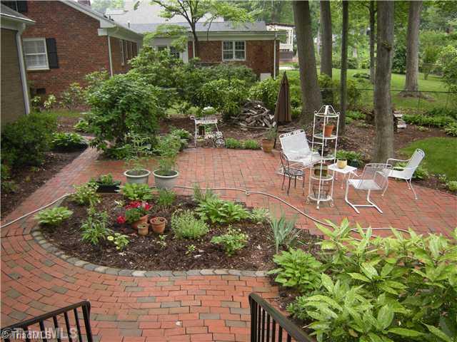 1702 Hobbs Road Greensboro, NC 27410 - Photo 10 of 16 Landscaping.