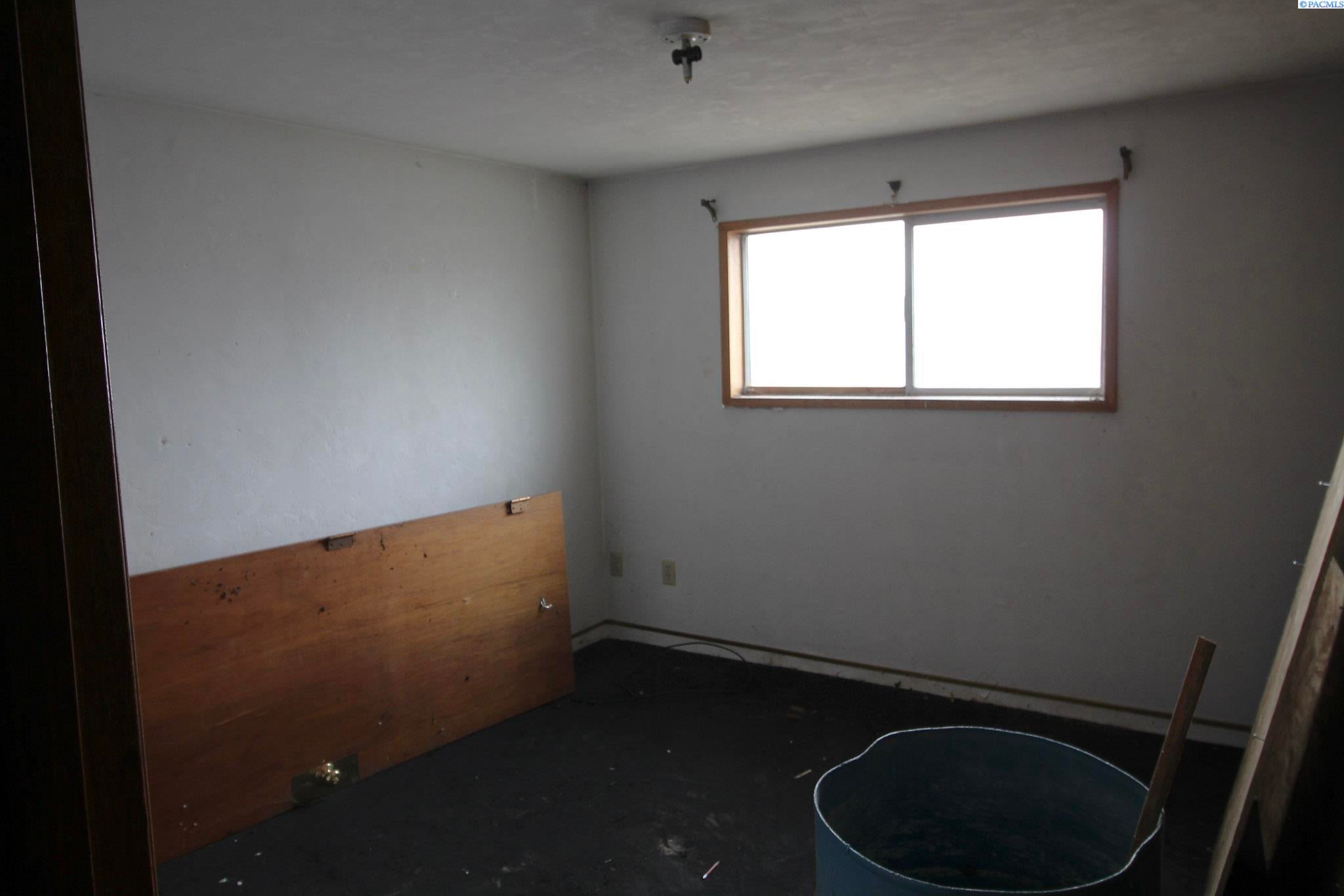 29005 South Carlson Road Kennewick, WA 99337 - Photo 14 of 23 Gallery Image 14