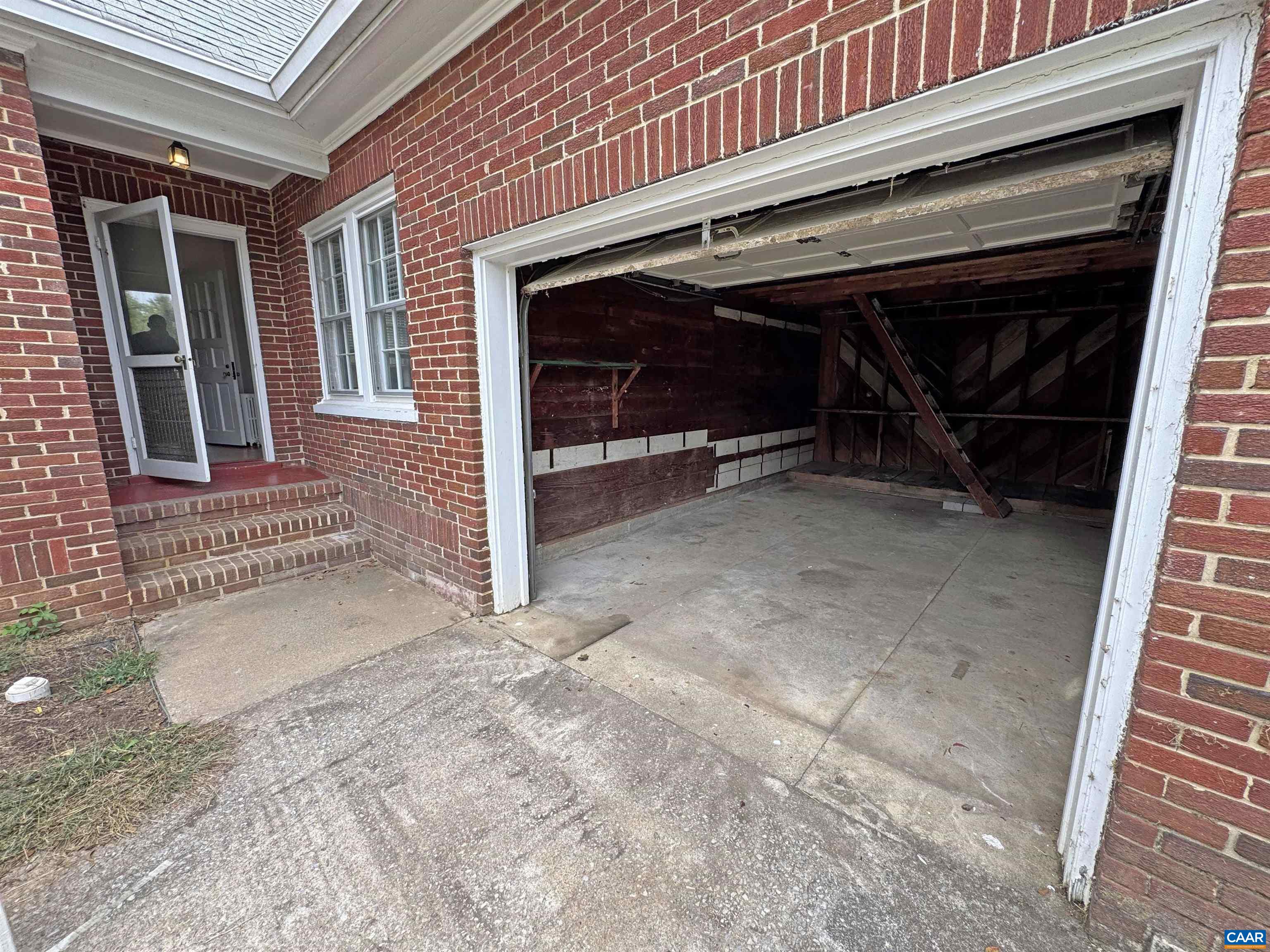 304 Crompton Road Waynesboro, VA 22980 - Photo 15 of 21 Garage and Side entry