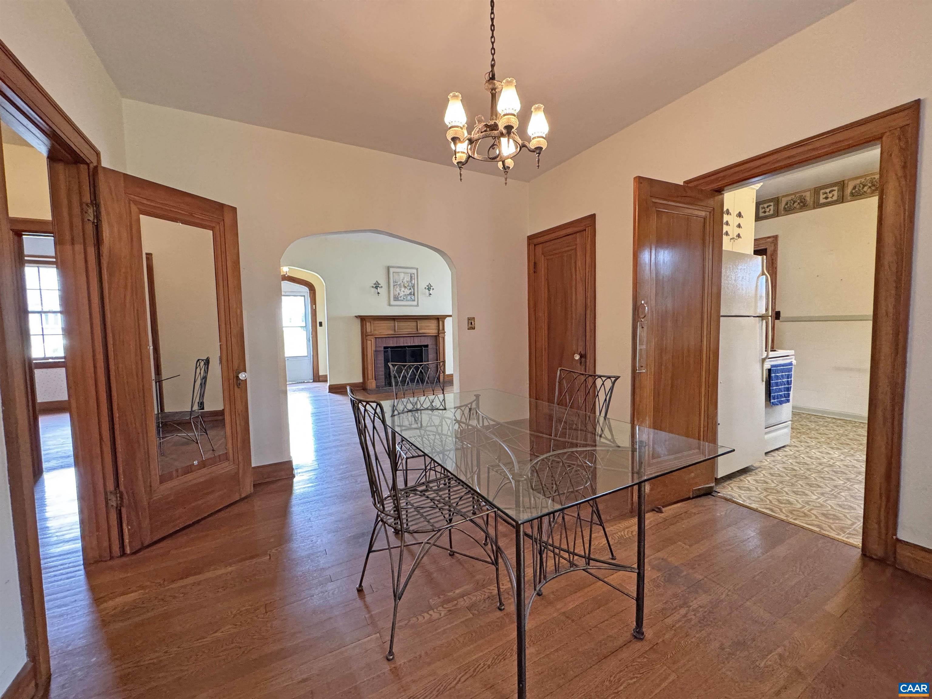304 Crompton Road Waynesboro, VA 22980 - Photo 4 of 21 Dining Room