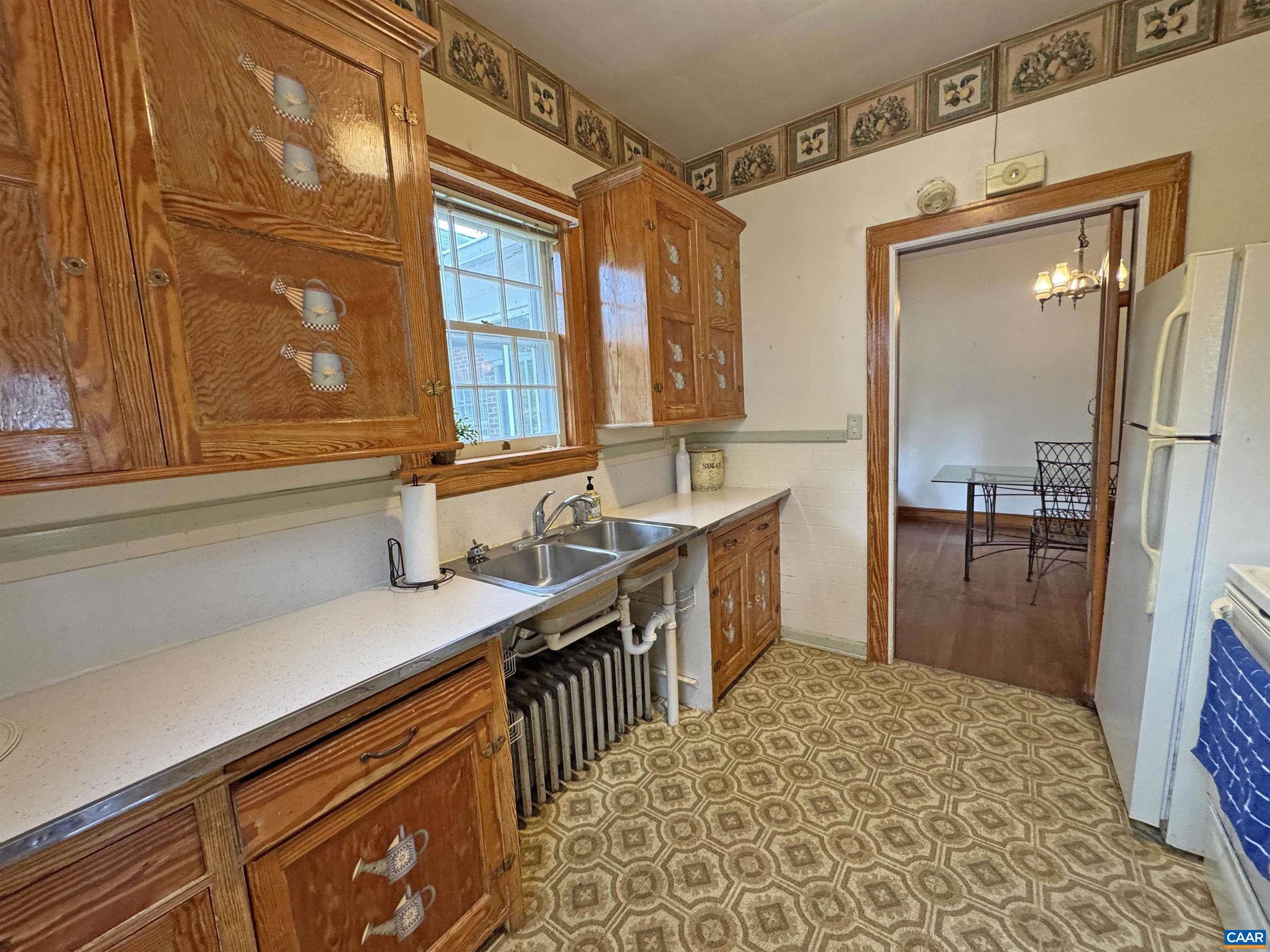 304 Crompton Road Waynesboro, VA 22980 - Photo 5 of 21 Kitchen