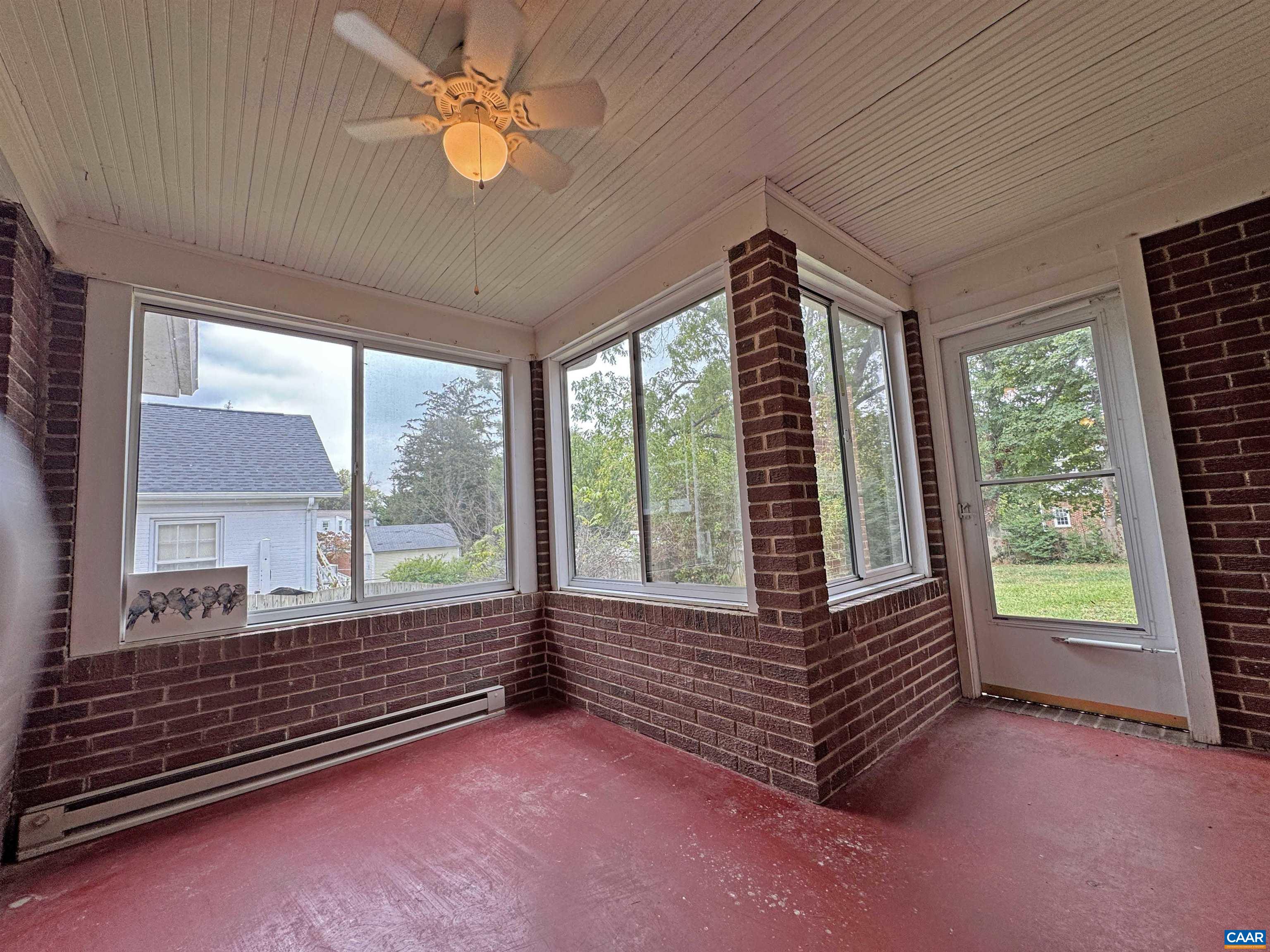 304 Crompton Road Waynesboro, VA 22980 - Photo 7 of 21 Large Sunroom
