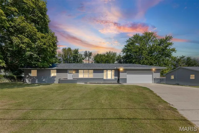 $210,000 | 1925 West Fillmore Street, Vandalia, IL 62471