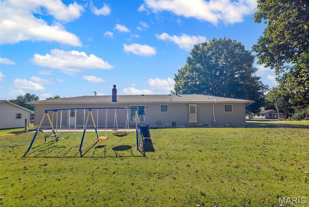 1925 West Fillmore Street Vandalia, IL 62471 - Photo 8 of 25