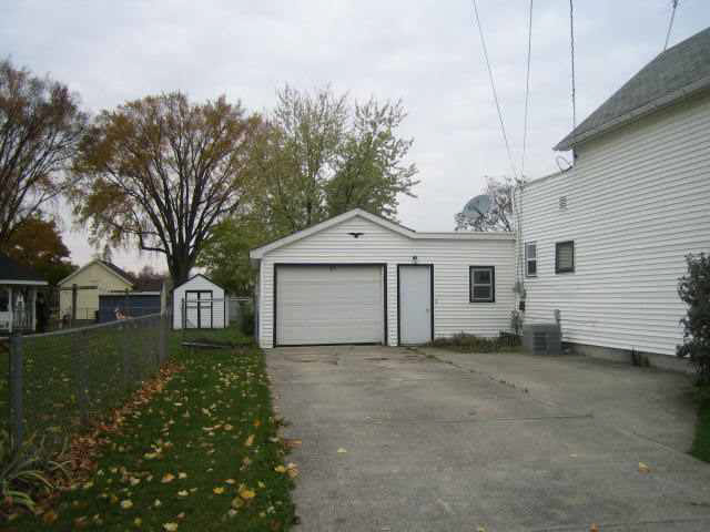 229 Walnut Street Butler, IN 46721 - Photo 4 of 4
