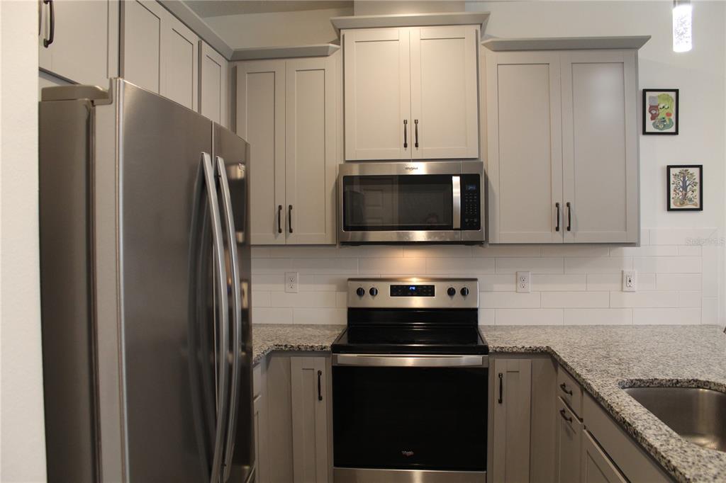 9514 Poplar Ridge Avenue Orlando, FL 32832 - Photo 8 of 35