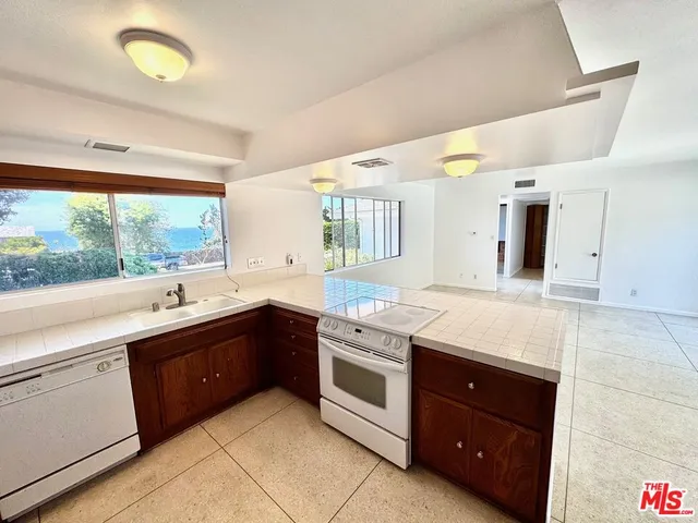 $9,999 | 31617 Broad Beach Road, Malibu, CA 90265