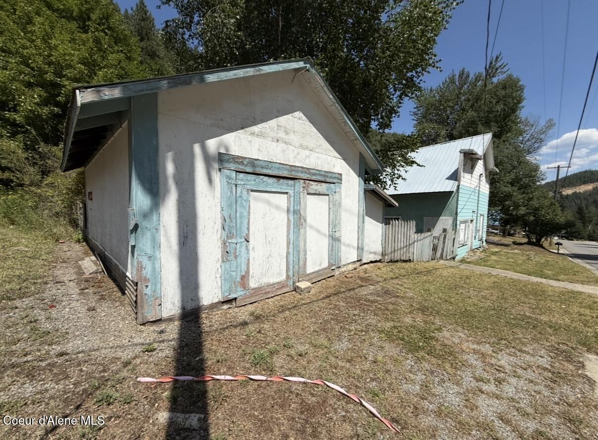 640 Main Street Kellogg, ID 83837 - Photo 3 of 14 Front of Garage