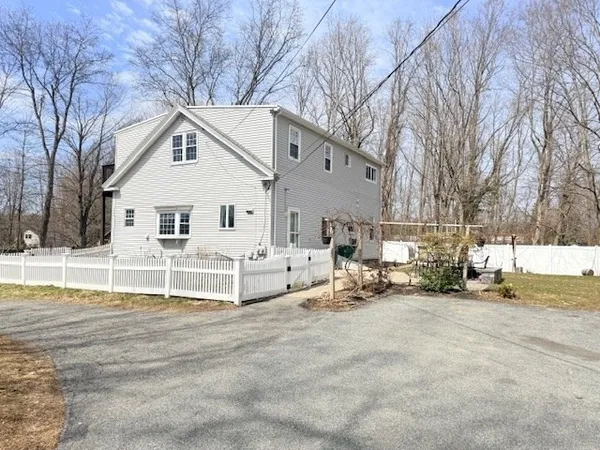 $3,000 | 244 Crosby Road, Unit A, Berlin, MA 01503