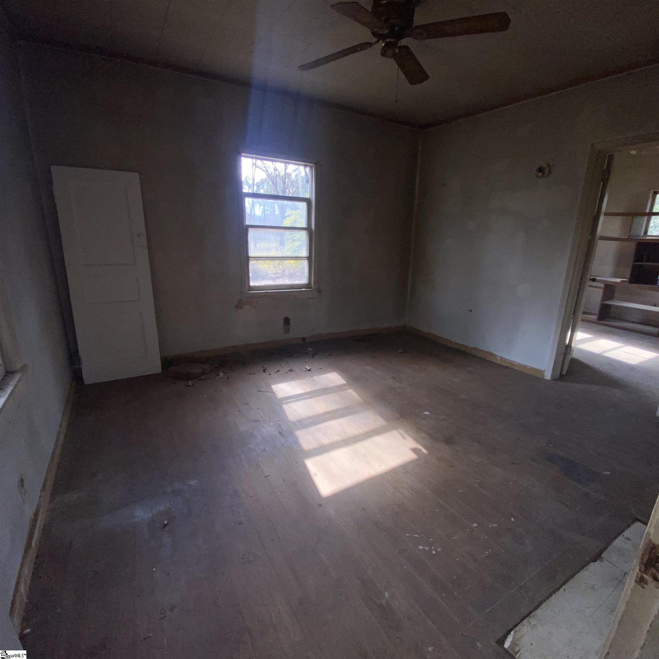 112 Breanna Drive Clinton, SC 29325 - Photo 3 of 9