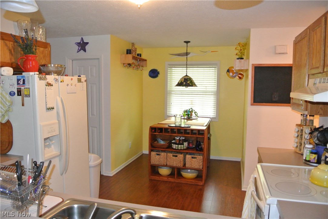 1617 Arndale Road Stow, OH 44224 - Photo 22 of 32 1617 Kitchen