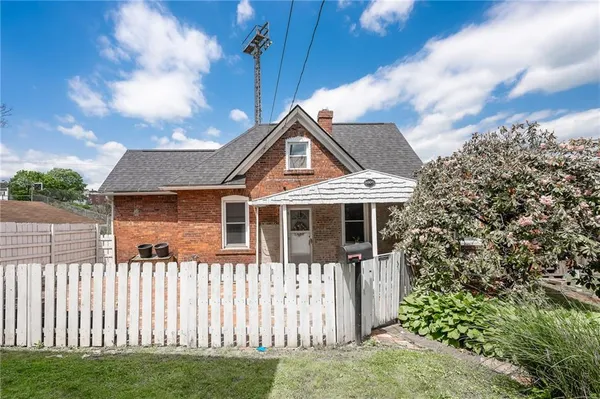 $64,999 | 400 1/2 Jackson Avenue, Vandergrift, PA 15690