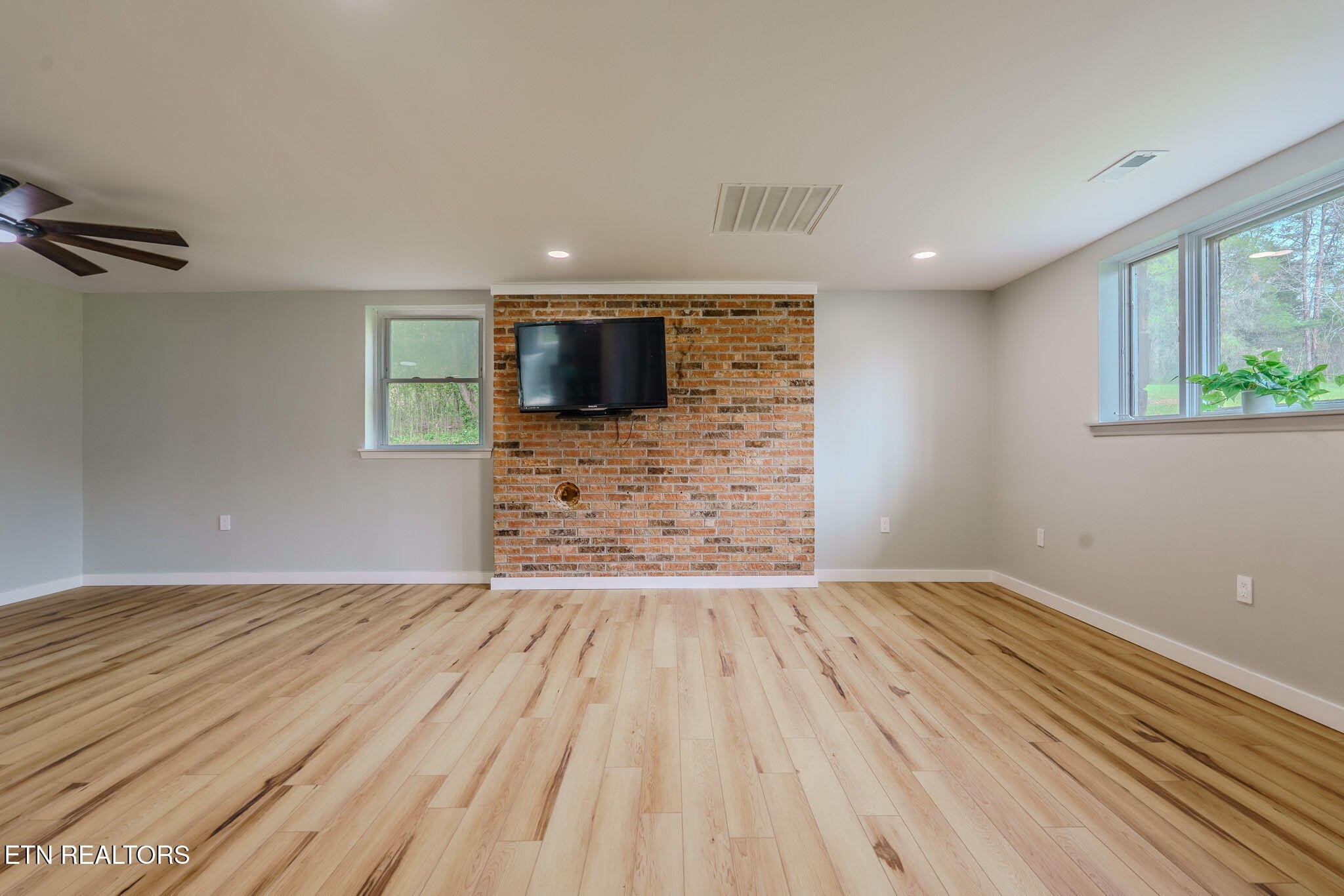 330 Glenn Lane Spring City, TN 37381 - Photo 17 of 34