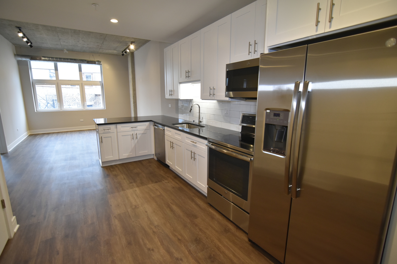 3833 North Broadway, Unit 620 Chicago, IL 60613 - Photo 5 of 16