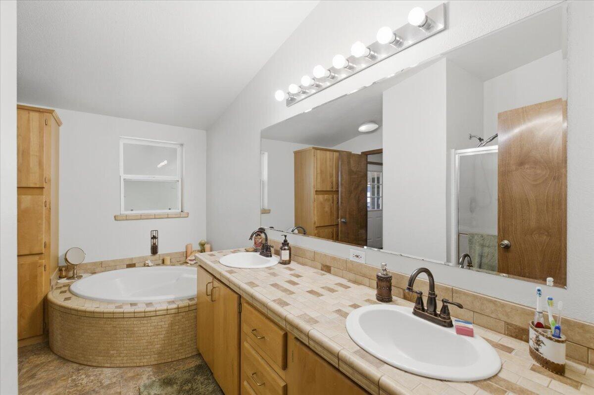 35377 Ede Road Lebanon, OR 97355 - Photo 20 of 50 17