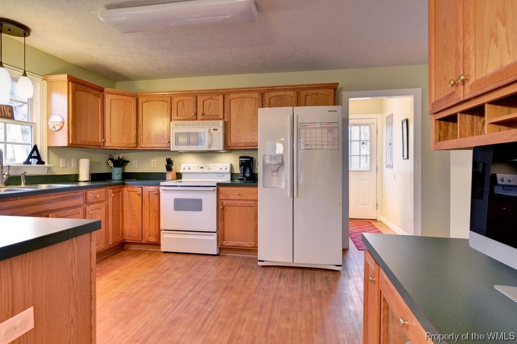 5321 North Courthouse Road Providence Forge, VA 23140 - Photo 8 of 31 Gallery Image 8