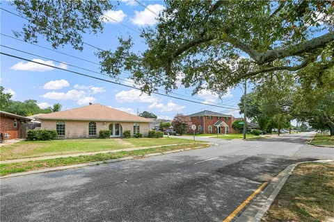 $324,000 | 3901 Transcontinental Drive, Metairie, LA 70006