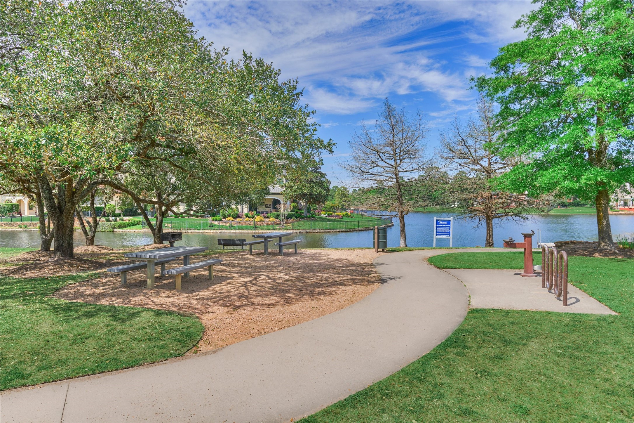 7 Dorset Square The Woodlands, TX 77381 - Photo 41 of 50 Nearby The Cove Park offers a peaceful waterfront setting with fishing, play areas, pavilion and picnic areas.