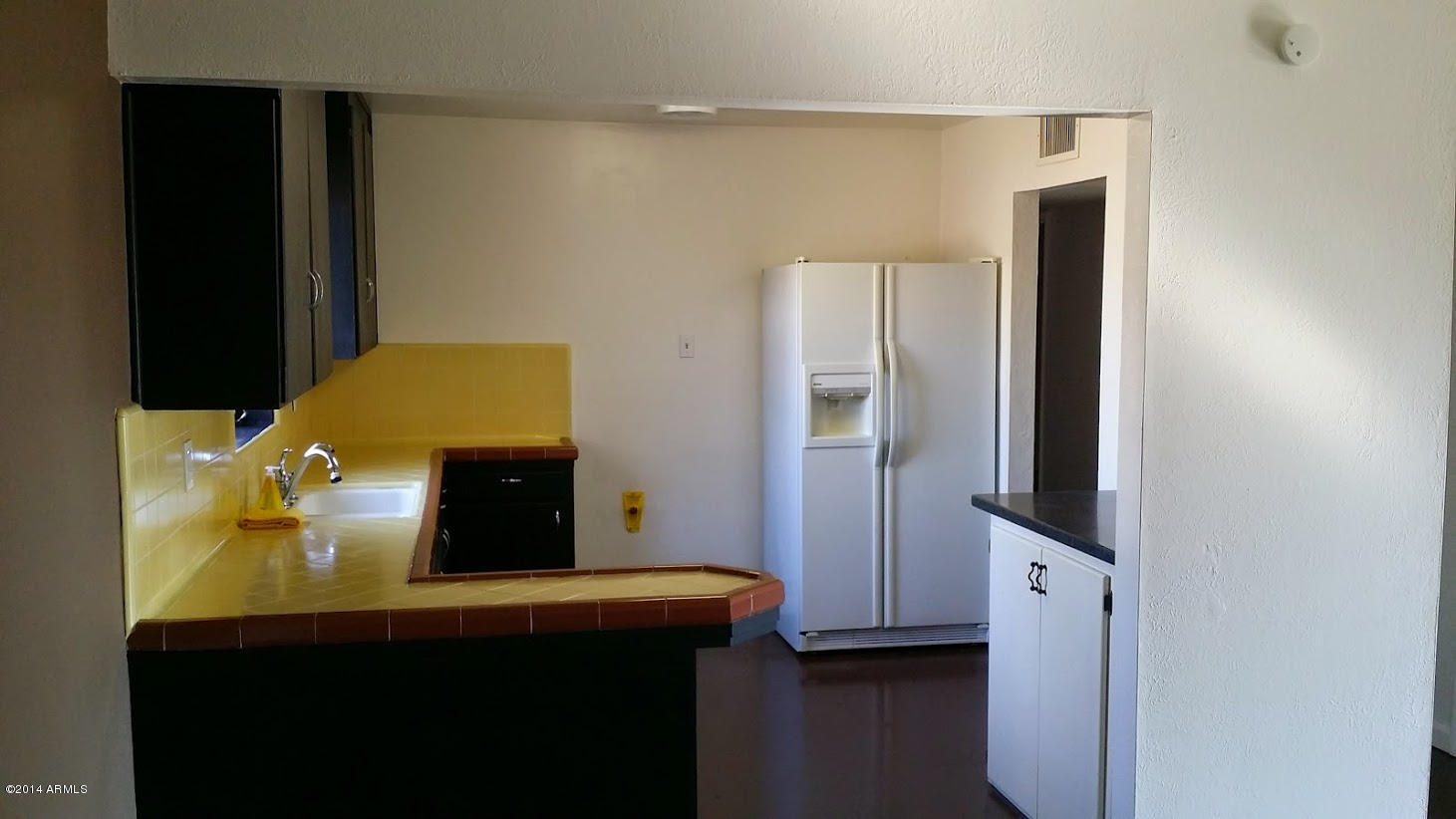 514 East Griswold Road Phoenix, AZ 85020 - Photo 5 of 14 Kitchen