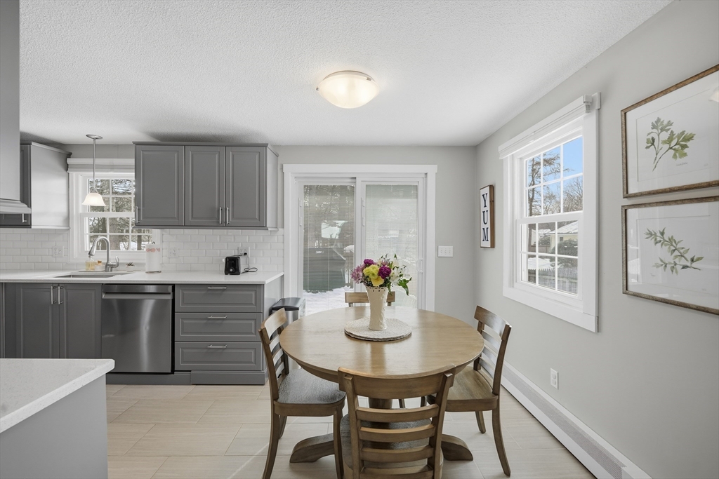 29 Sandra Road Easthampton, MA 01027 - Photo 11 of 42