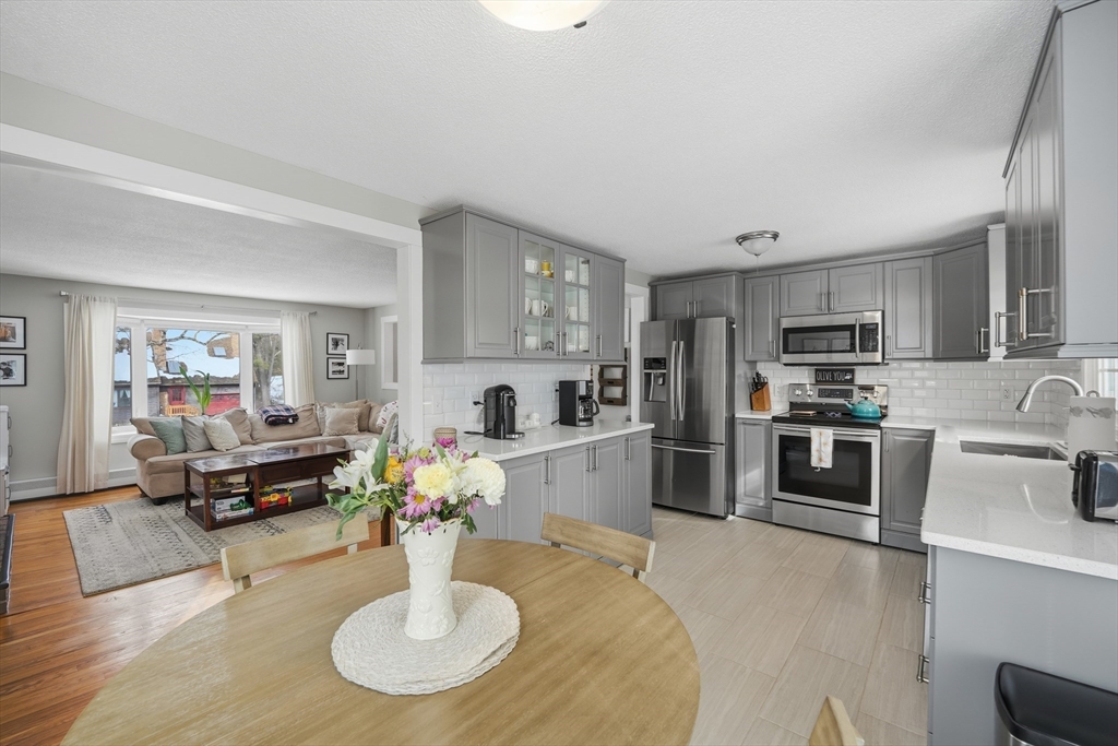 29 Sandra Road Easthampton, MA 01027 - Photo 12 of 42