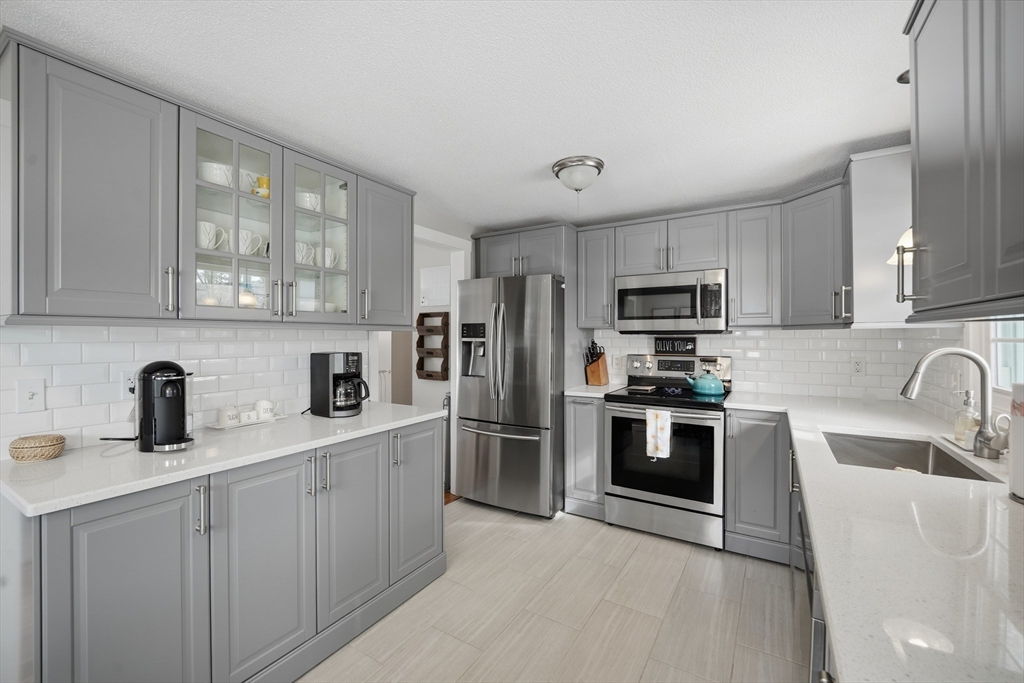 29 Sandra Road Easthampton, MA 01027 - Photo 13 of 42